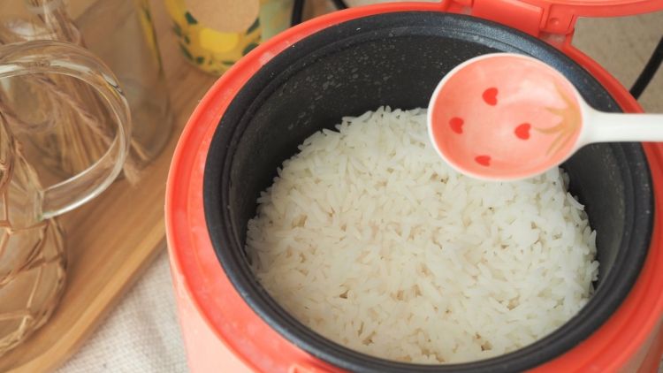 5 Cara Masak Nasi biar Matang Sempurna: Pemula, Anak Kos, & Anak Perantauan Merapat!