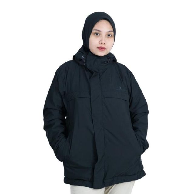 9 Jaket Mendaki Gunung yang Tahan Angin dan Air!