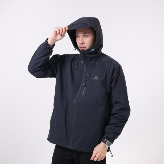 9 Jaket Mendaki Gunung yang Tahan Angin dan Air!