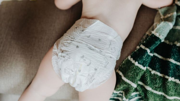 7 Merek Pampers Bayi 0-6 yang Bagus dan Tidak Bikin Ruam Kemerahan!