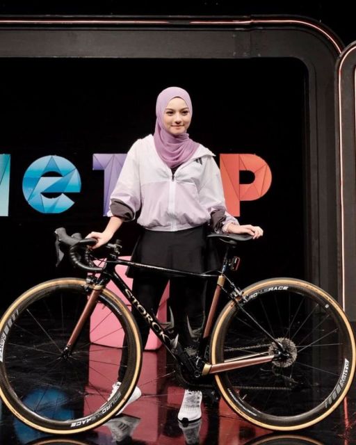 9 Model Outfit Olahraga Hijab yang Cocok dengan Style Kamu! 22 9 Model Outfit Olahraga Hijab yang Cocok dengan Style Kamu!