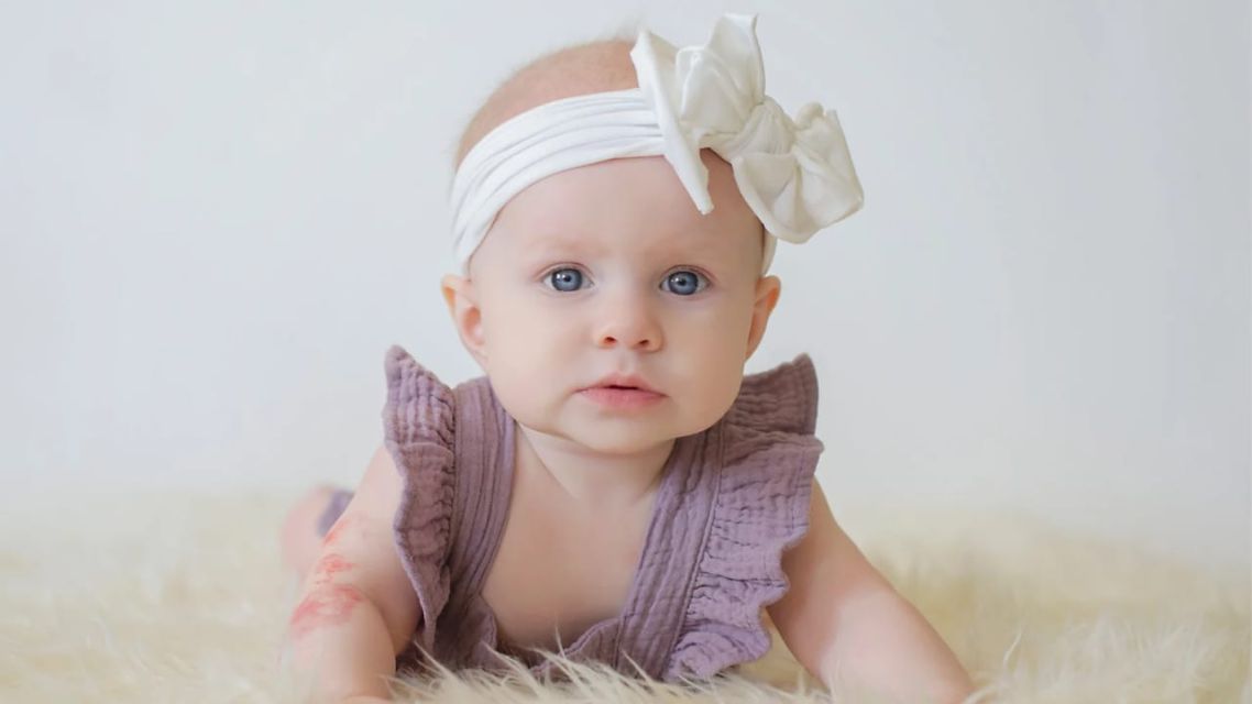 100+ Nama Bayi Perempuan Modern Paling Aesthetic, Super Elegan & Penuh Makna! 11 Nama Bayi Perempuan Modern Bertema Cahaya & Harapan