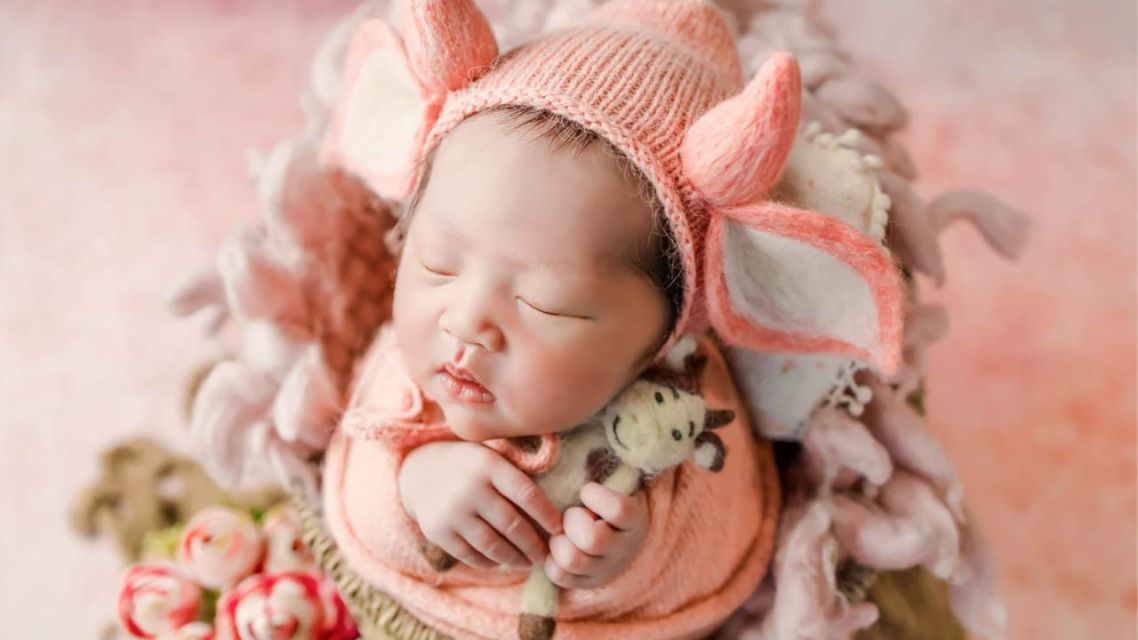 100+ Nama Bayi Perempuan Modern Paling Aesthetic, Super Elegan & Penuh Makna! 15 Nama Bayi Perempuan Modern yang Minimalis & Aesthetic (Short & Sweet)