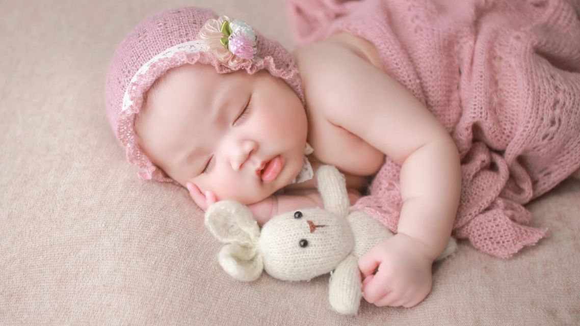 100+ Nama Bayi Perempuan Modern Paling Aesthetic, Super Elegan & Penuh Makna! 17 Nama Bayi Perempuan Modern Mix Internasional & Indonesia (Modern–Lokal)