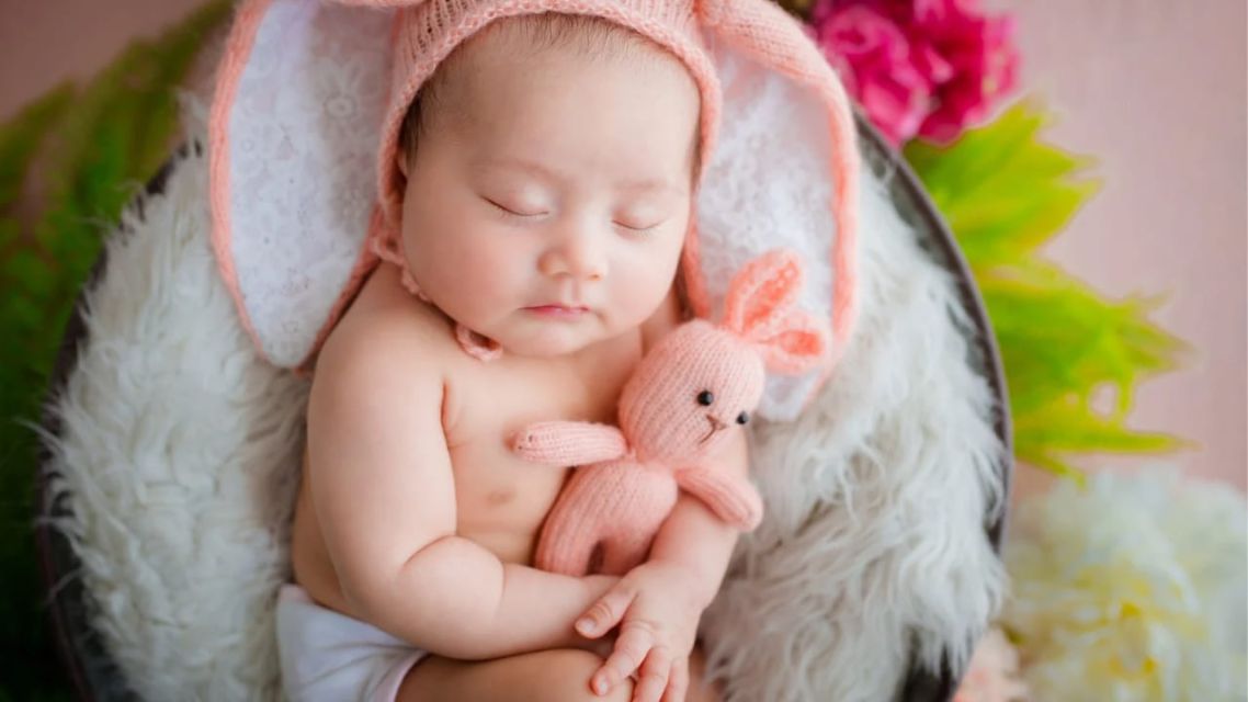 100+ Nama Bayi Perempuan Modern Paling Aesthetic, Super Elegan & Penuh Makna! 18 Nama Bayi Perempuan Modern Unik & Jarang Dipakai (Rare & Original)