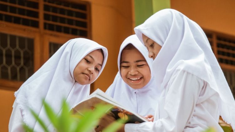 Mencetak Generasi Berakhlak: Kisah Inspiratif Pondok Pesantren Sunandrajat
