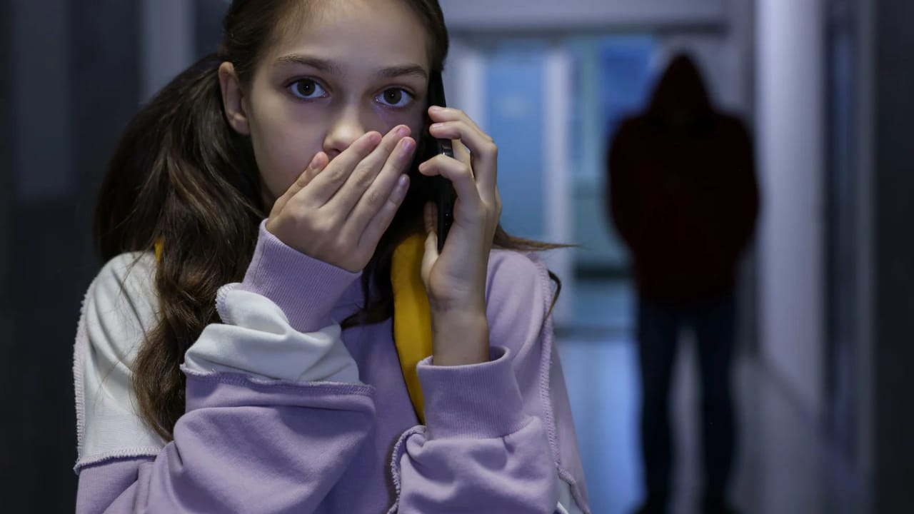 7 Tanda Bahaya Child Grooming yang Harus Diwaspadai, Berkaca dari Buku Broken Strings Karya Aurelie Moerenmas 13 tanda bahaya child grooming (3)