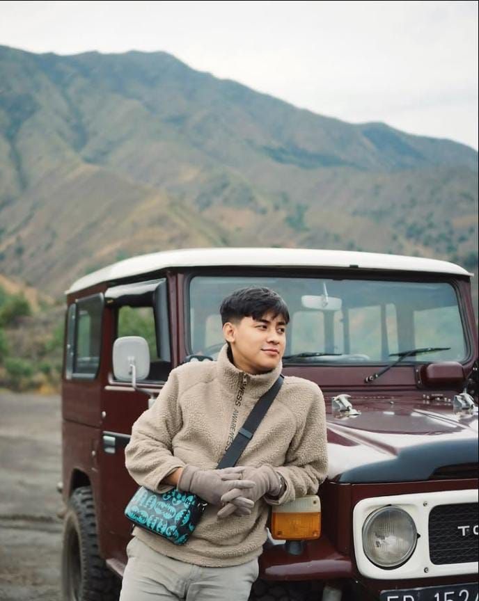 8 Inspirasi Outfit ke Bromo yang Hangat, Tapi Tetap Stylish! 16 jaket fleece pria