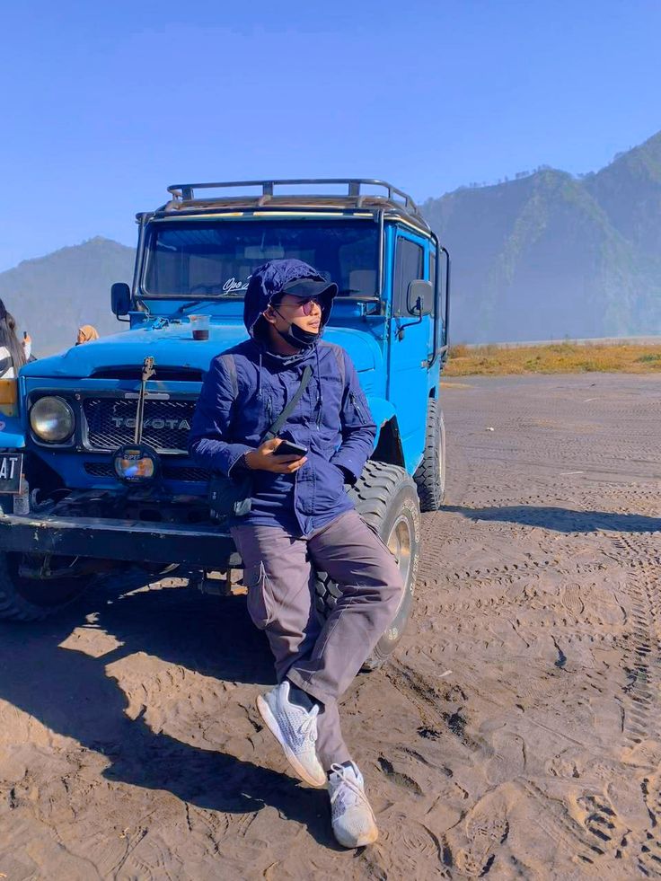 8 Inspirasi Outfit ke Bromo yang Hangat, Tapi Tetap Stylish! 15 jaket parka pria
