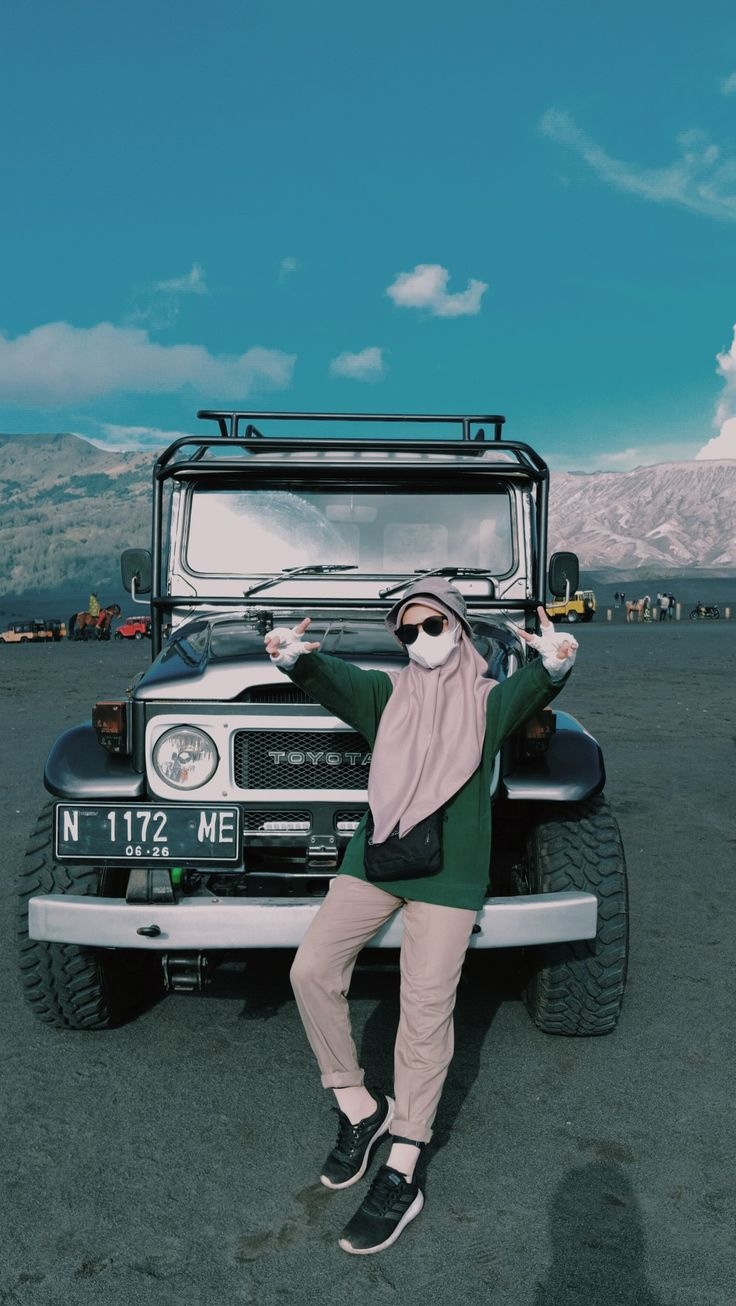 8 Inspirasi Outfit ke Bromo yang Hangat, Tapi Tetap Stylish! 12 outfit sweatshirt wanita