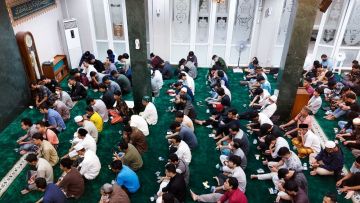 7 Contoh Teks Ceramah Tarawih Ramadan yang Relevan dengan Kehidupan Saat Ini!