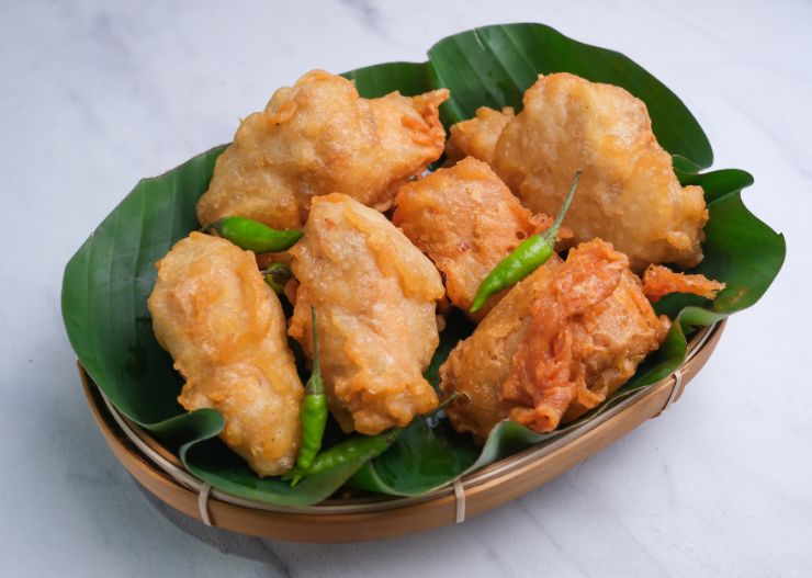 10 Menu Takjil Hemat Untuk Dibagikan Selama Ramadhan 16 gorengan