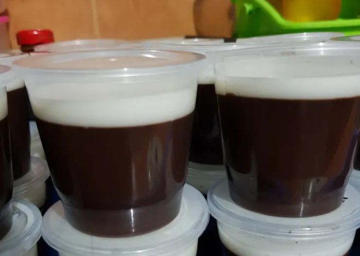 10 Menu Takjil Hemat Untuk Dibagikan Selama Ramadhan 15 puding coklat