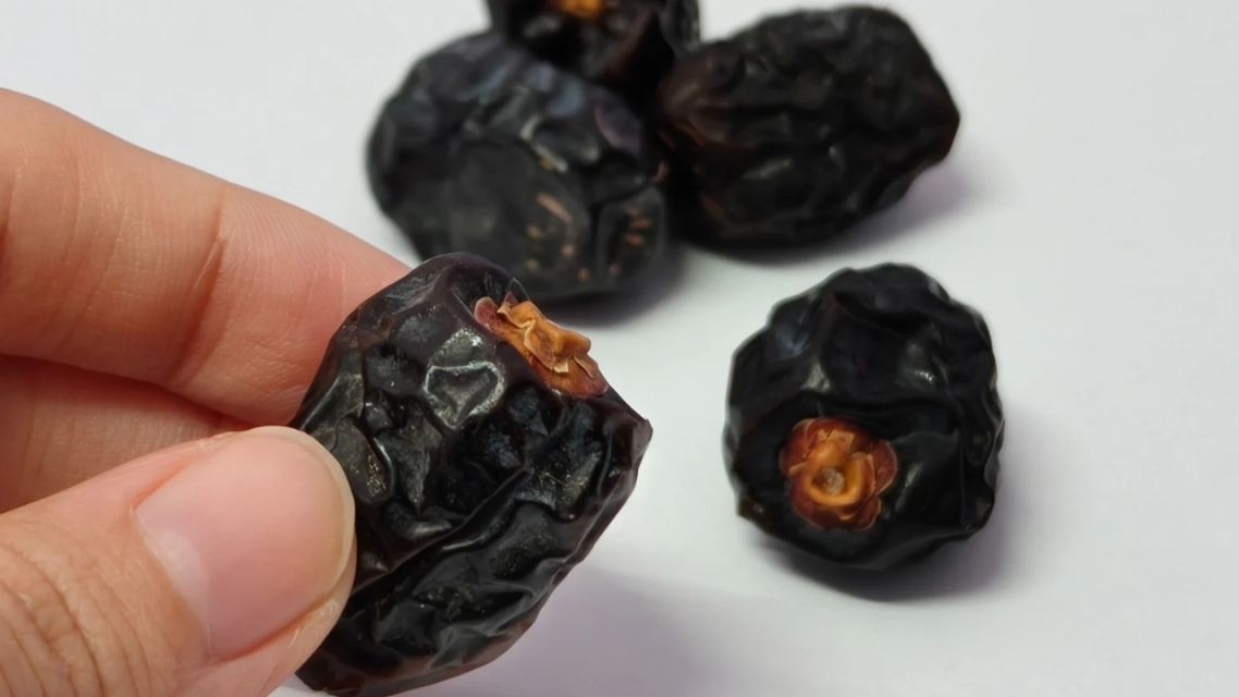 9 Makanan Berbuka untuk Penderita Diabetes Disertai Urutan,Resep &Tips Tepat agar Gula Darah Stabil 22 konsumsi kurma