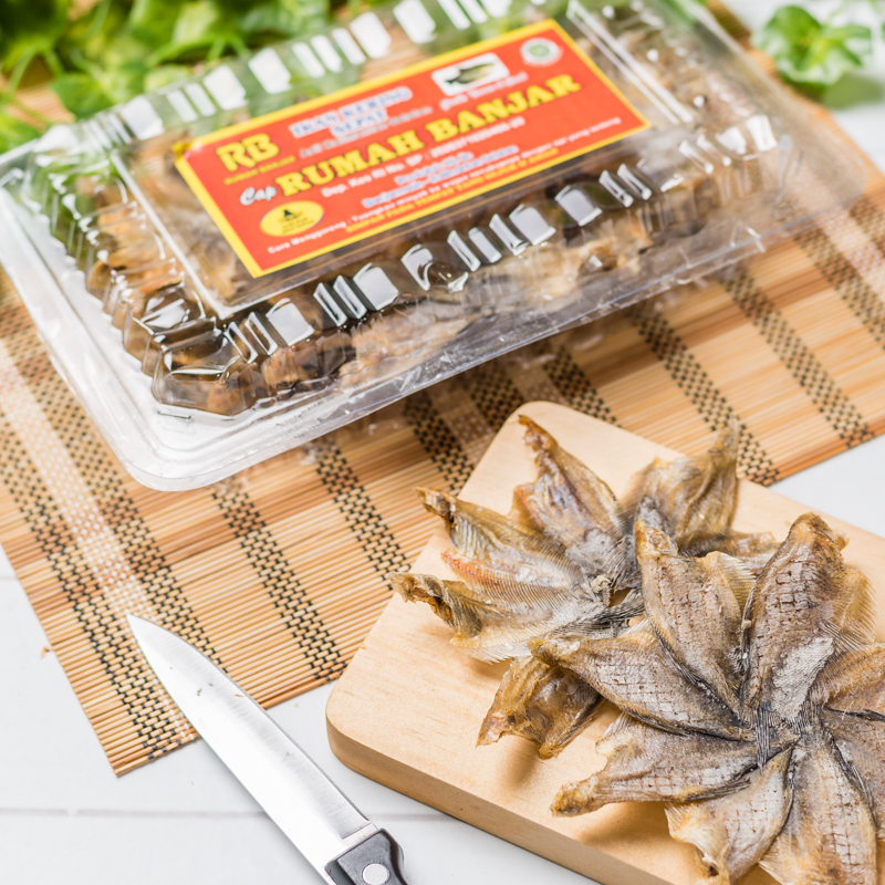 10 Oleh-Oleh Khas Banjarmasin yang Layak Kamu Bawa Pulang 19 hipwee-Oleh-oleh khas Banjar Ikan sepat kering