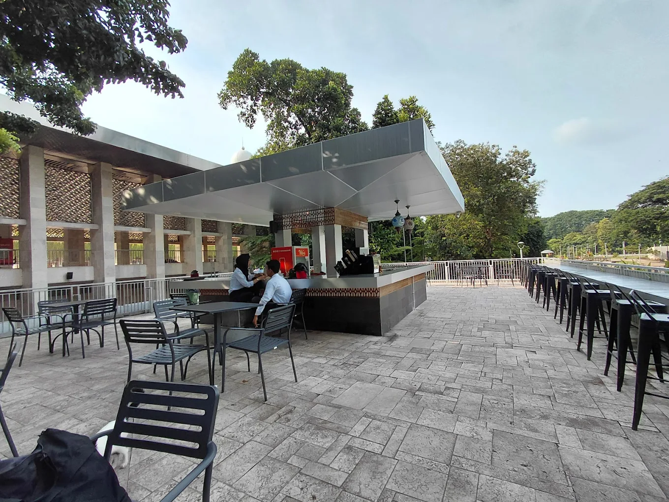 hipwee-Rekomendasi tempat bukber di Jakarta Pusat Terasultan Istiqlal