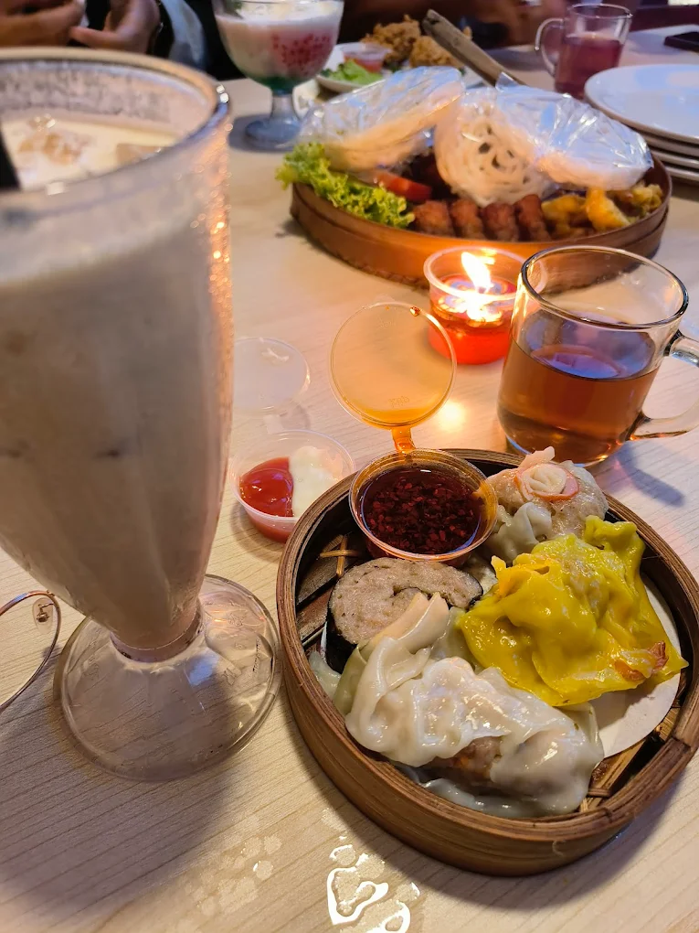 hipwee-Tempat Bukber di Cimahi Teras Ciseupan Cimahi