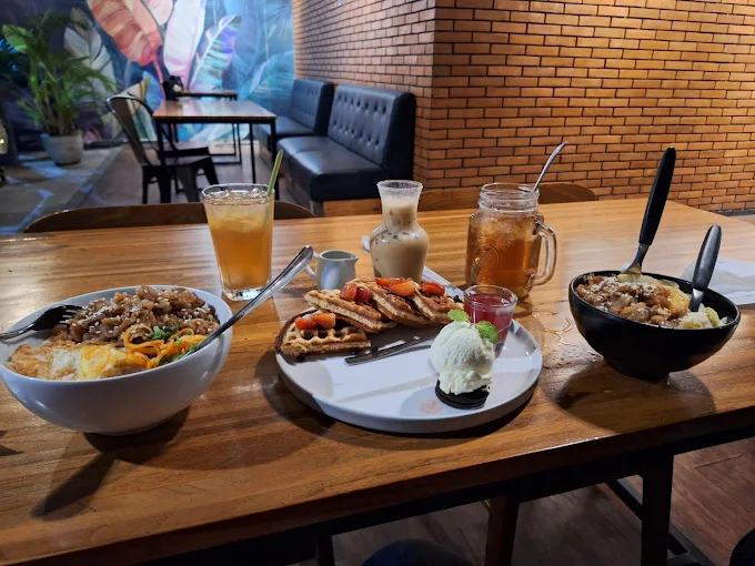 9 Rekomendasi Tempat Bukber di Purwakarta yang Cocok untuk Semua Kalangan 15 hipwee-Tempat bukber Purwakarta Kakota Cafe dan Resto