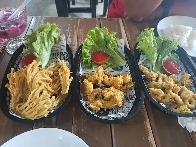 9 Rekomendasi Tempat Bukber di Purwakarta yang Cocok untuk Semua Kalangan 14 hipwee-Tempat bukber Purwakarta Radja Seafood Purwakarta