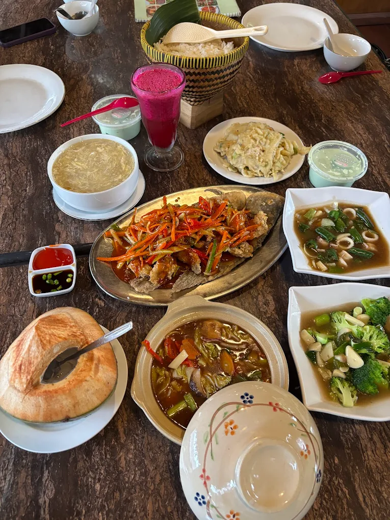 hipwee-Tempat bukber di Cilegon Pondok Makan Sari Kuring Indah