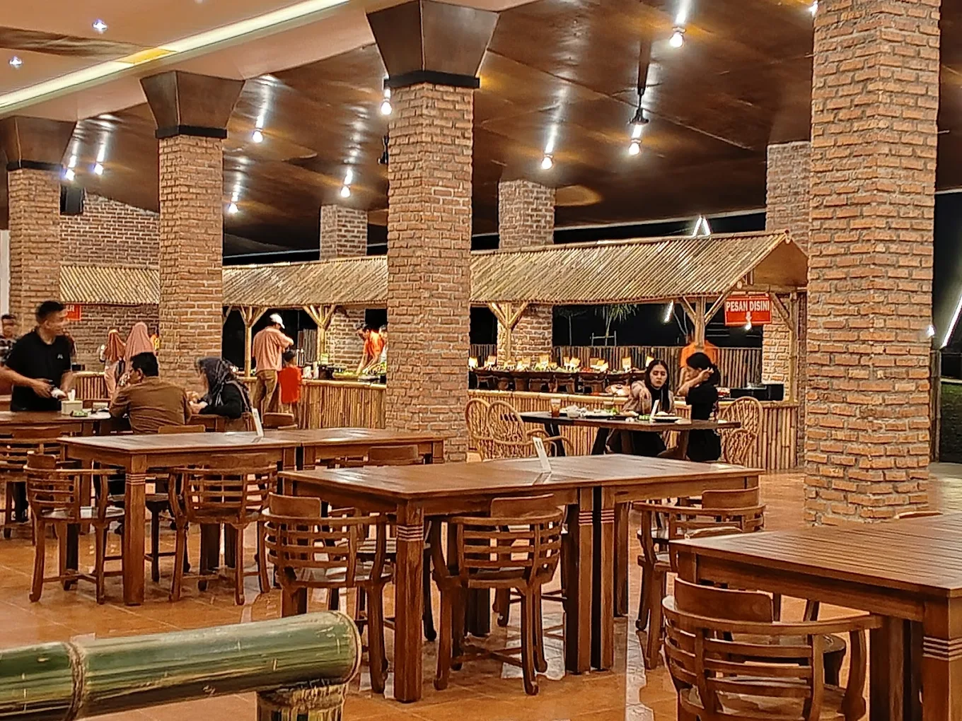 hipwee-Tempat bukber di Cirebon Gumati Rest