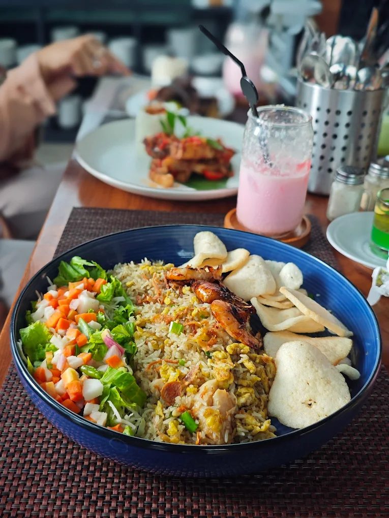 hipwee-Tempat bukber di Garut Glamping Resto Sabda Alam