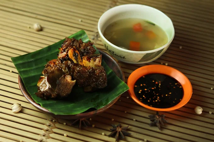 8 Tempat Bukber di Madiun, dari Tradisional Hingga Modern Semua Ada 11 hipwee-Tempat bukber di Madiun Ayam Goreng Kemangi