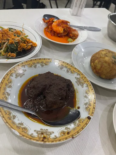 hipwee-Tempat bukber di Padang RM Pagi Sore