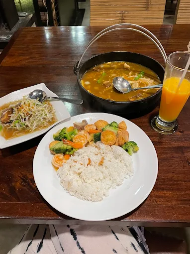 hipwee-Tempat bukber di Padang Safari Garden