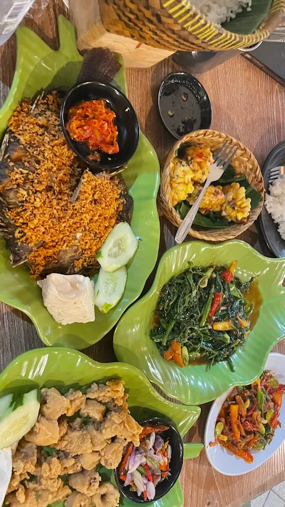 hipwee-Tempat bukber di Palembang Kampung Kecil Barlian