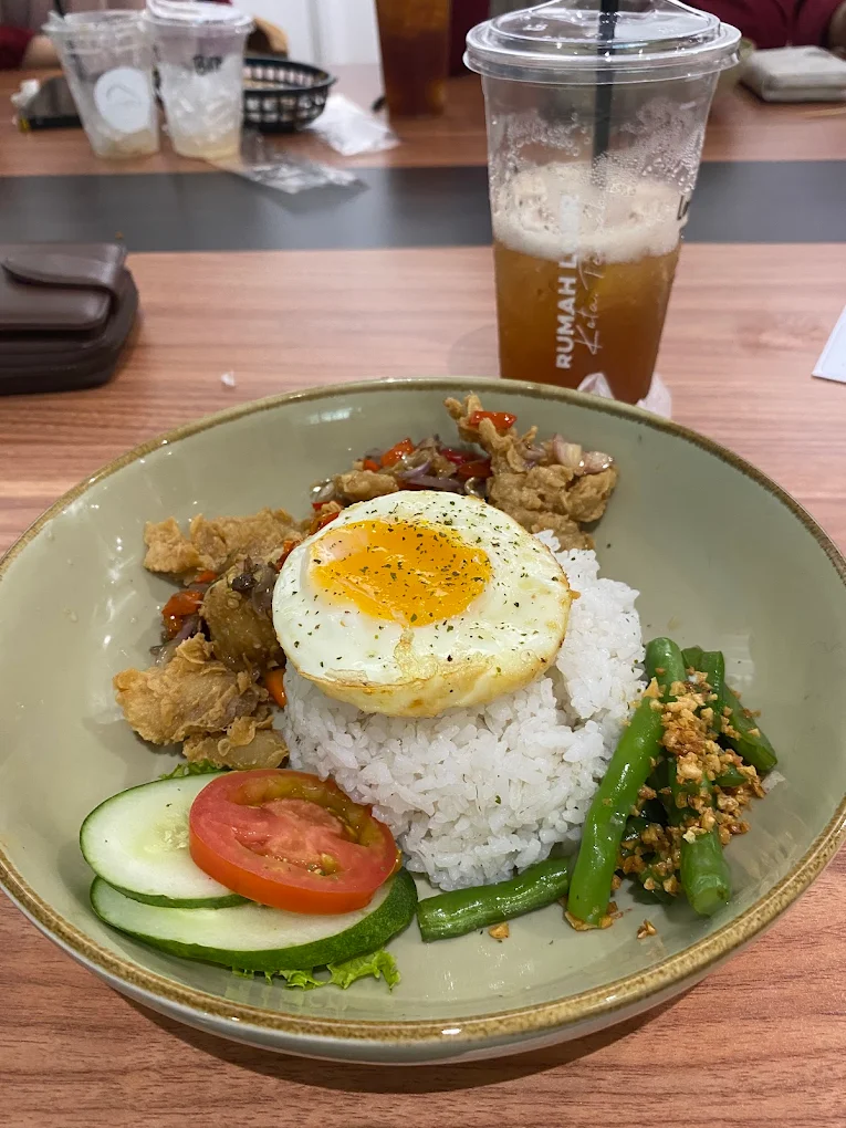 hipwee-Tempat bukber di Palembang Roemah Loer