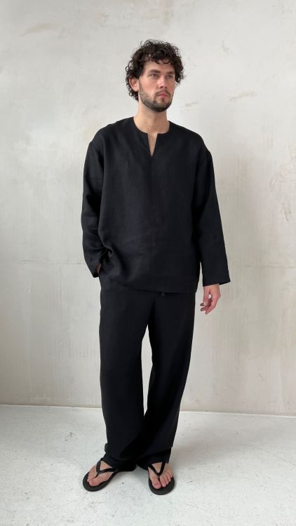 7 Baju Lebaran Pria Keren untuk Tampil Menawan di Hari Raya 9 baju koko oversize