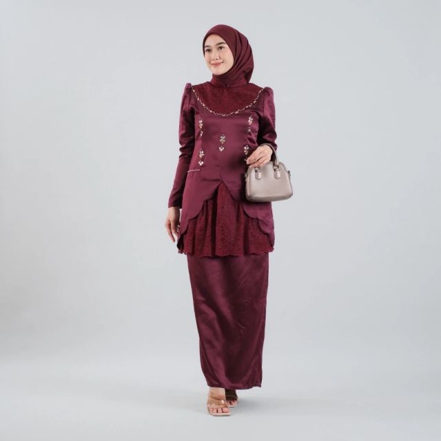 8 Baju Kurung Payet yang Bikin Kamu Jadi Pusat Perhatian di Setiap Acara 14