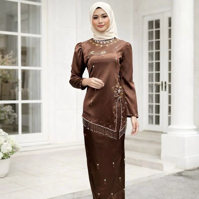 8 Baju Kurung Payet yang Bikin Kamu Jadi Pusat Perhatian di Setiap Acara 15
