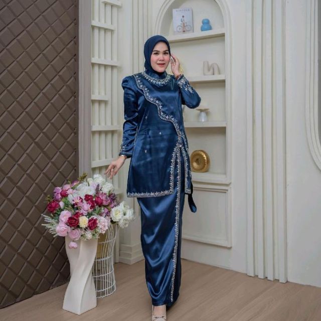 8 Baju Kurung Payet yang Bikin Kamu Jadi Pusat Perhatian di Setiap Acara 9
