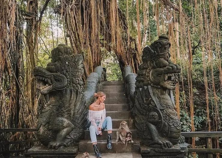 6 Tempat Wisata di Ubud Bali Paling Worth Visiting 9 monkey forest ubud bali