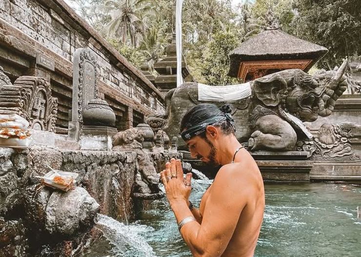 6 Tempat Wisata di Ubud Bali Paling Worth Visiting 8 pura tirta empul