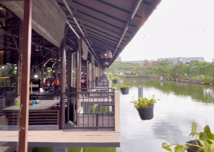 7 Tempat Bukber Bogor Dengan Menu Enak & Tempat Nyaman 12 saung kuring bogor