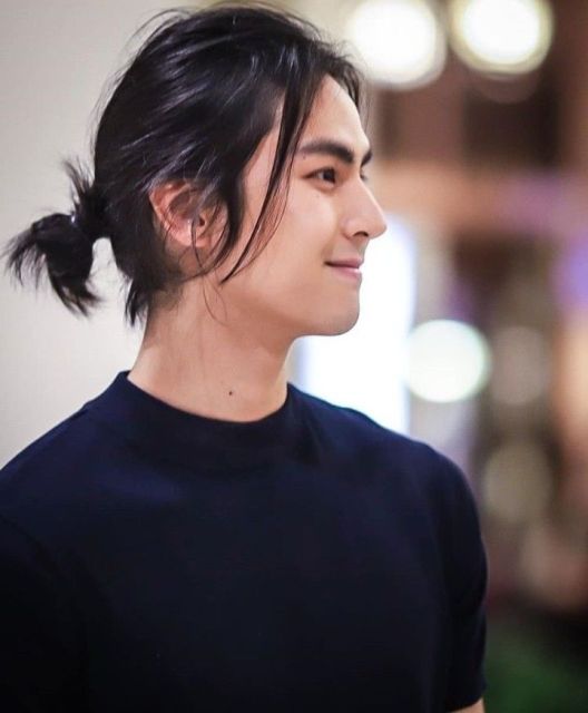 7 Style Rambut Gondrong Rapi yang Bikin Ketampananmu Paripurna! 9