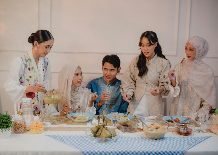 3 Teks MC Halal Bihalal Idul Fitri Simpel & Mudah Dihafal 6 teks halal bihalal singkat