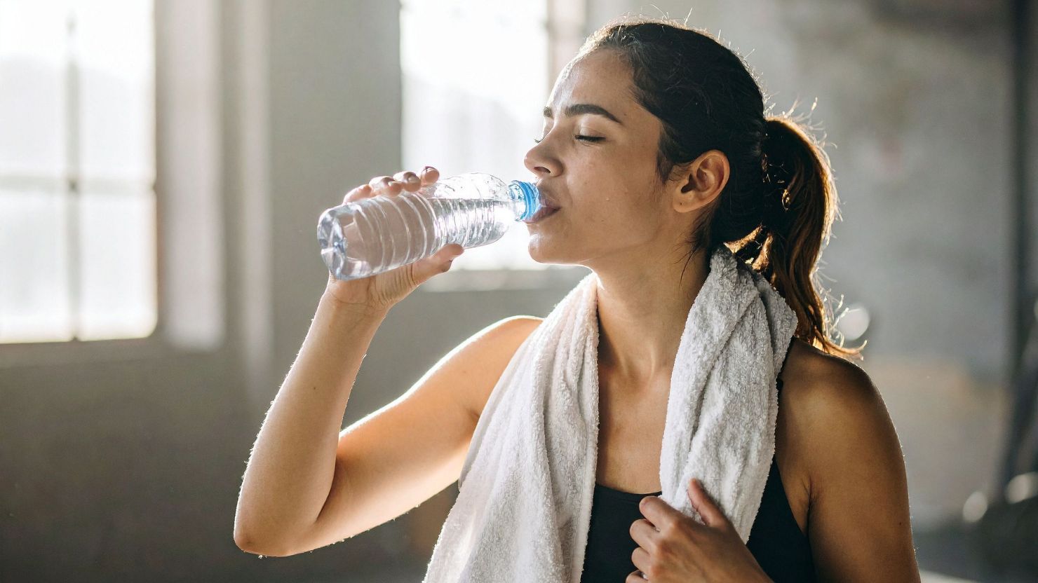 Cara Menghadapi Heatwave Biar Nggak Tumbang di Tengah Cuaca Panas Ekstrem 8 hipwee-Cara mengatasi heatwave
