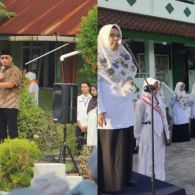 5 Contoh Sambutan Pembina Upacara Hari Senin yang Singkat dan Padat