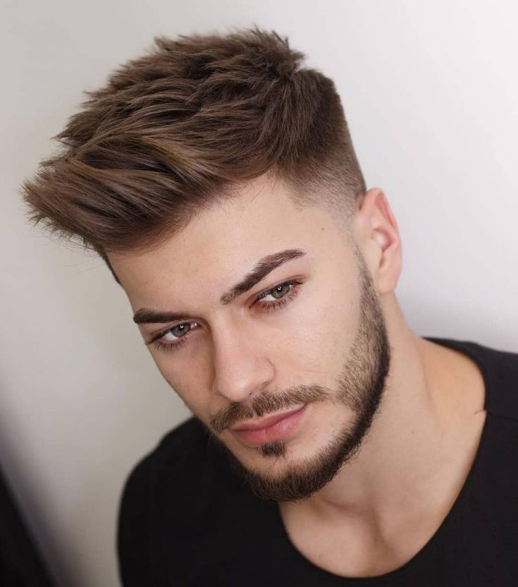 10 Gaya Rambut Pria Wajah Bulat yang Nggak Bikin Muka Makin Bulat 16 hipwee-Mid-Fade-with-Brushed-Up-Top-Haircut-for-Men-Thin-Hair