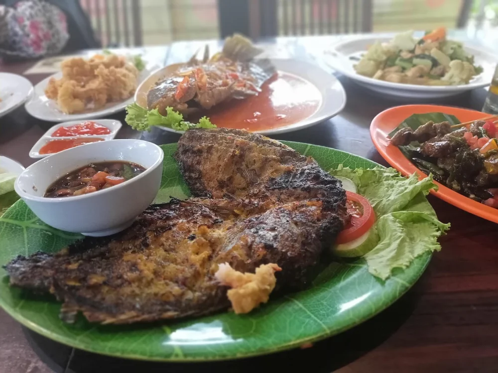 hipwee-Resto keluarga di Bekasi Warna Warni Resto & Cafe