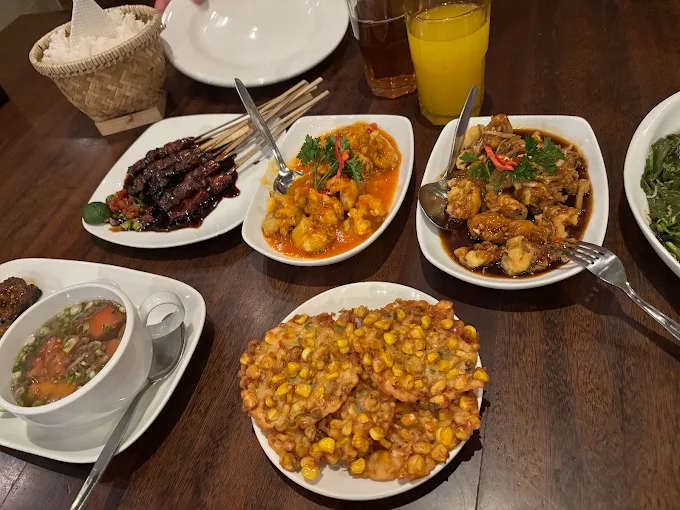 hipwee-Resto keluarga di Bogor Leuit Ageung Restoran