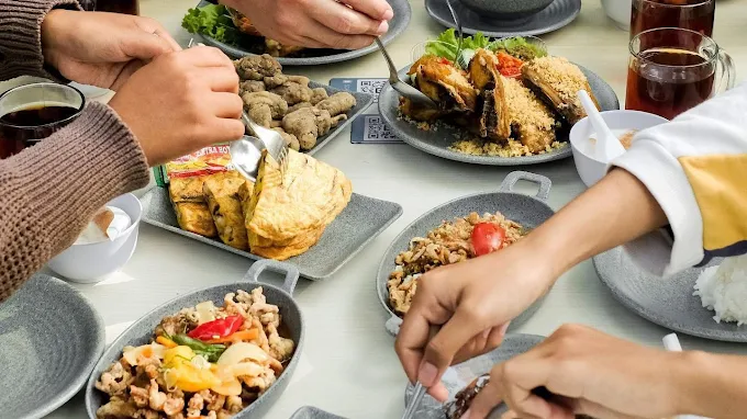 hipwee-Resto keluarga di Jogja Jejamuran Resto