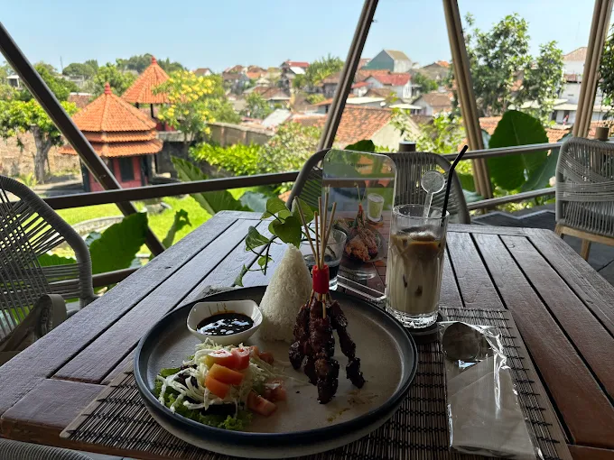 hipwee-Resto keluarga di Jogja Omah Dhuwur Coffee & Dining