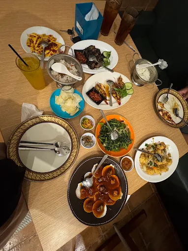 hipwee-Resto keluarga di Semarang Gama Ikan Bakar & Seafood