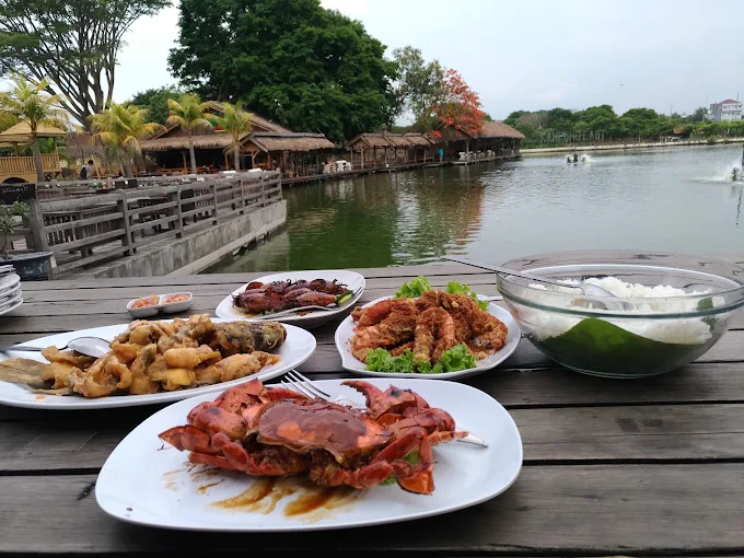 hipwee-Resto keluarga di Semarang Kampung Laut Semarang