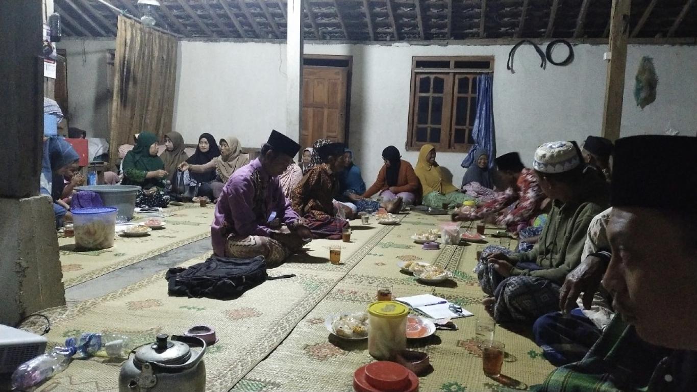 5 Contoh Undangan Arisan RT yang Nggak Kaku Siap Pakai 8 hipwee-Undangan arisan RT